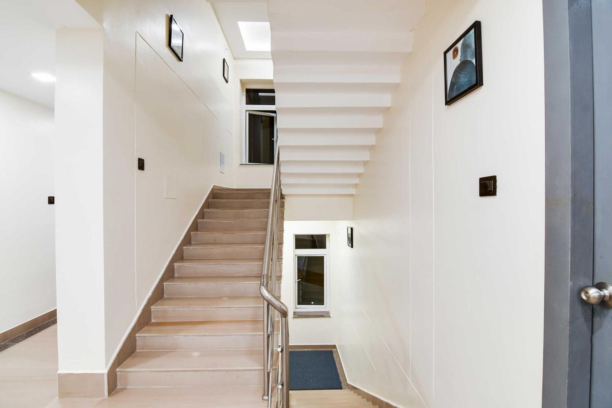 Super Townhouse Oak Sayhallo Ecstasy Bhubaneswar Exterior foto